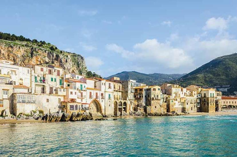 Cefalu Sicily ThinkstockPhotos-493237096