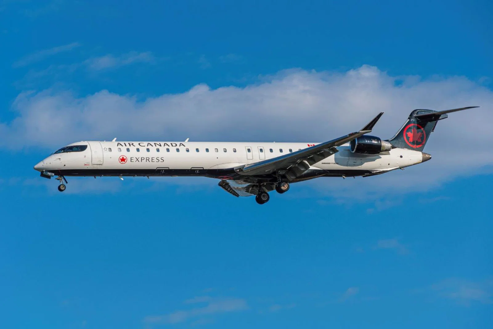 The incident involved a CRJ 900 aircraft operated by Jazz Aviation on behalf of Air Canada Regional
