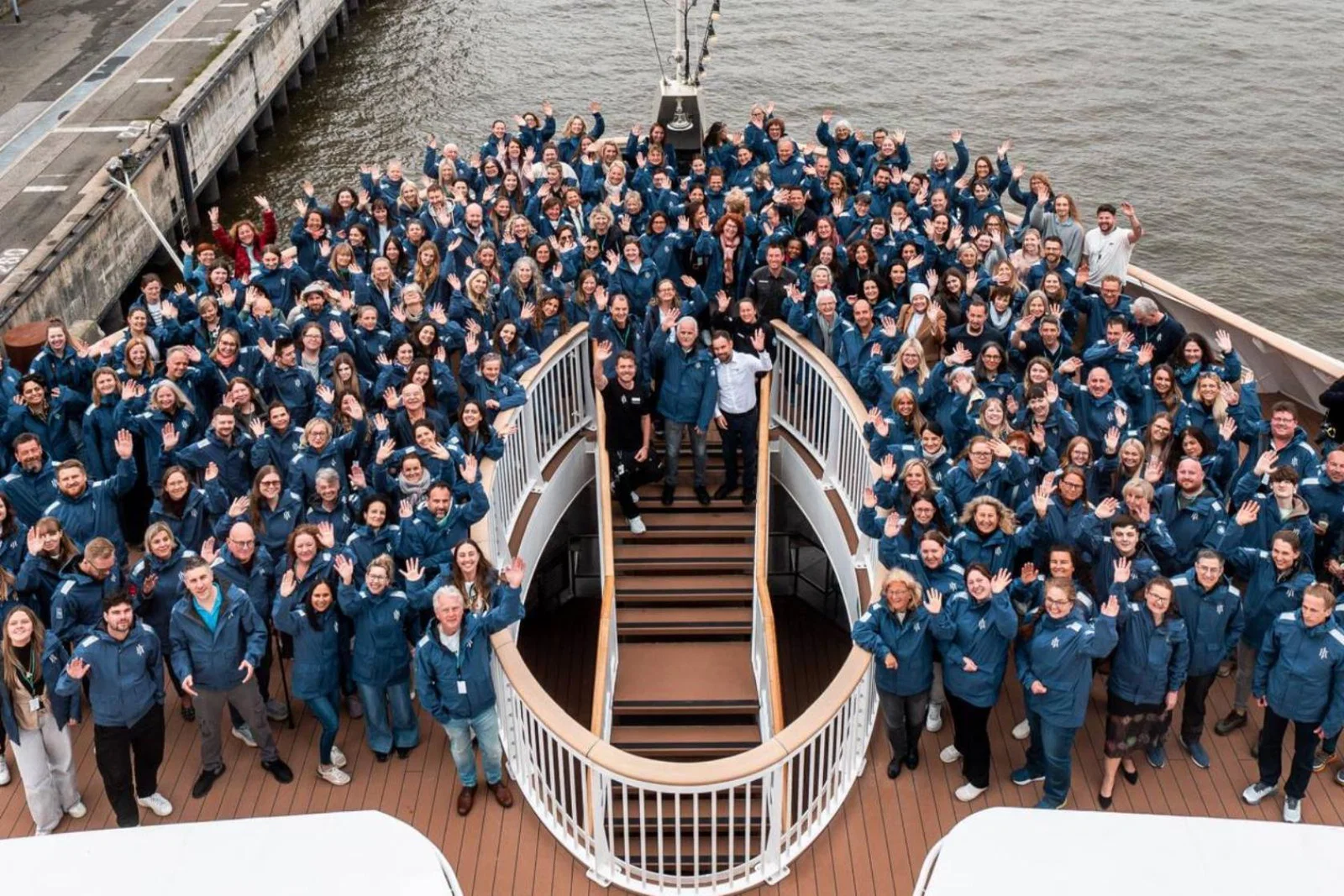HX Expeditions mega-fam in Heligoland