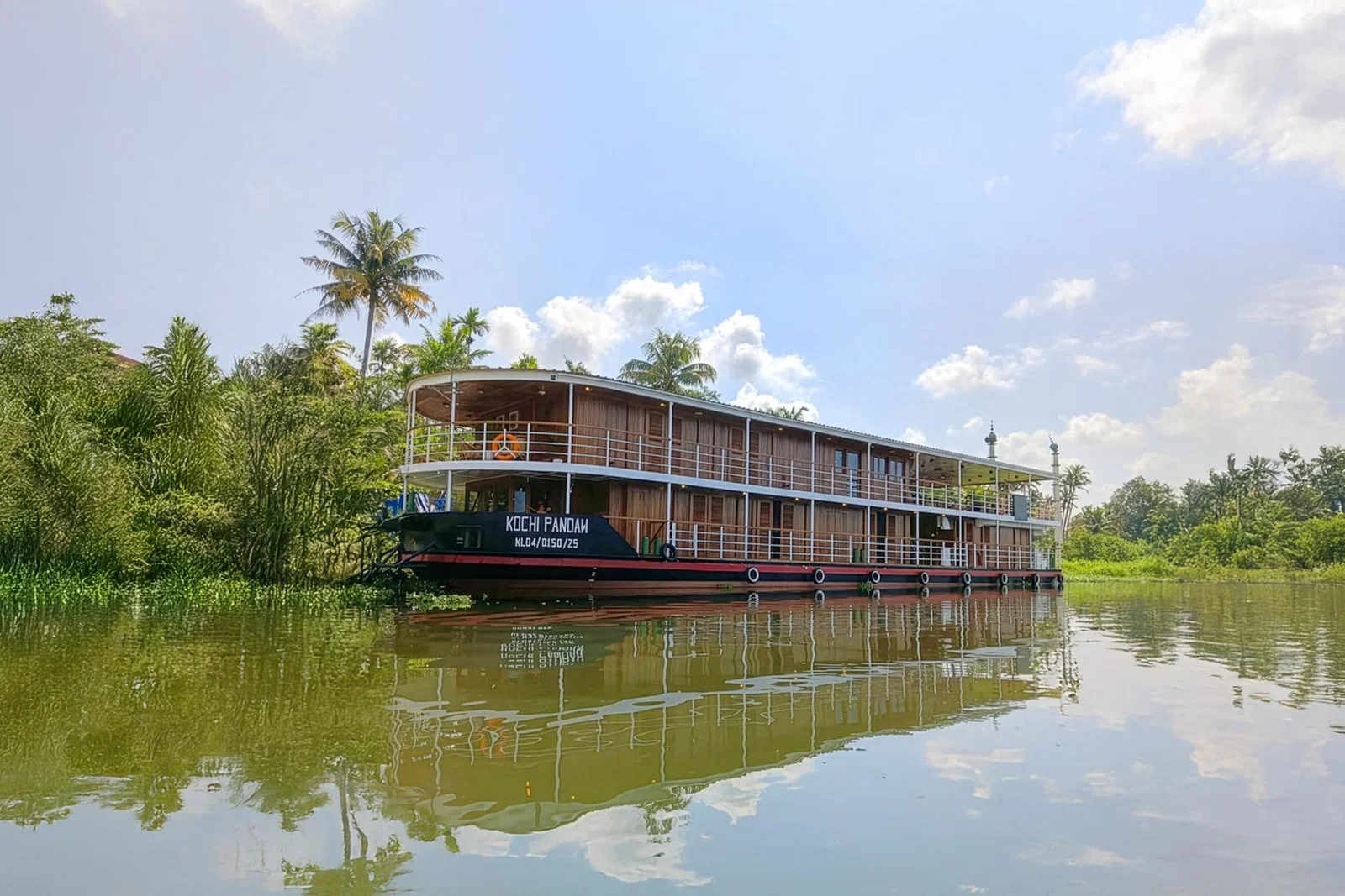 RV Kochi Pandaw sailing the Kerala Backwaters