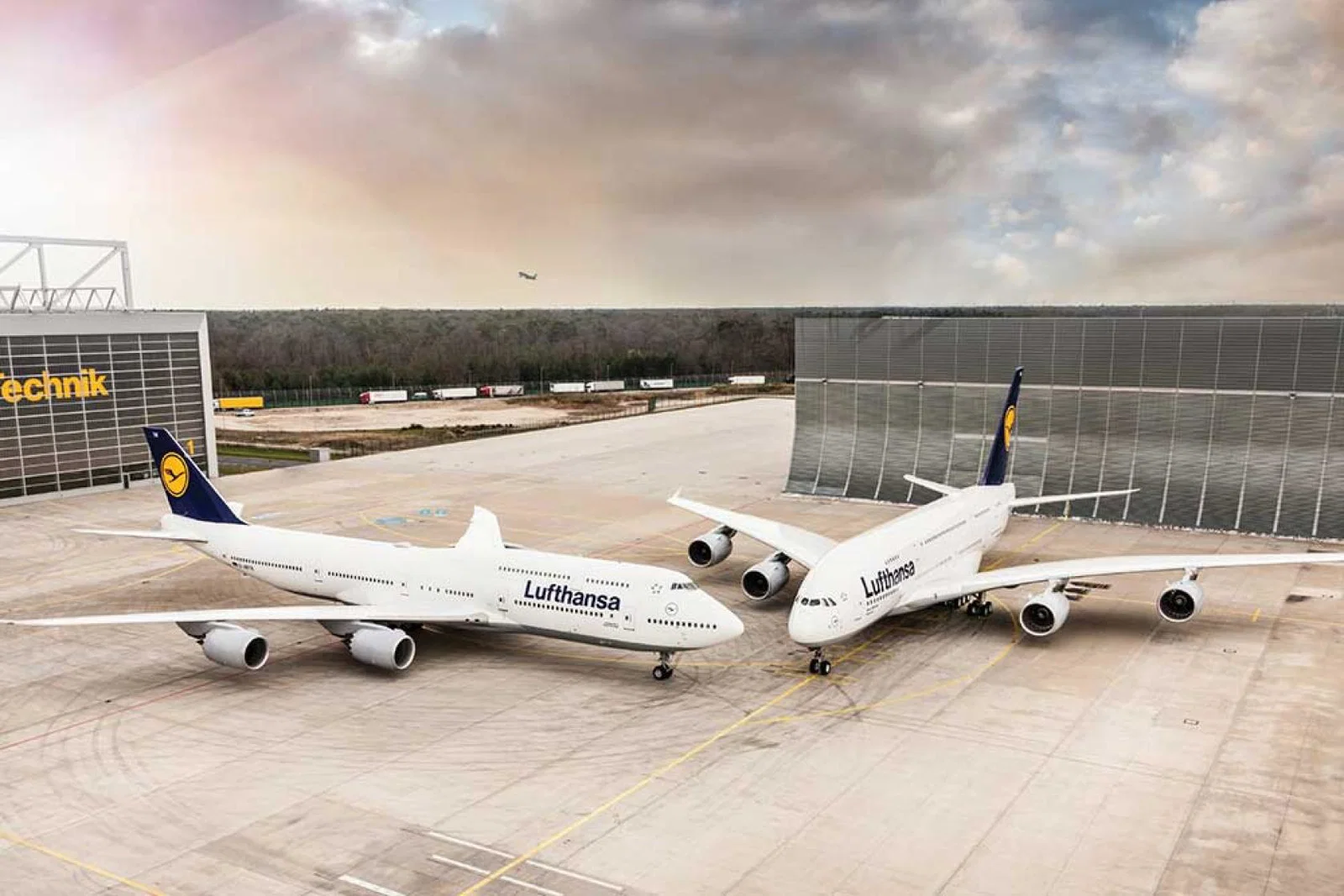 Lufthansa jets