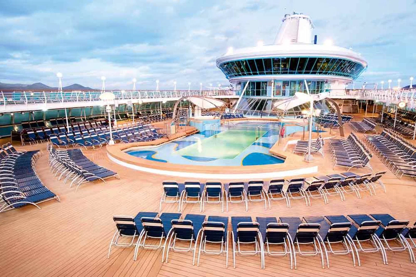 Thomson-Discovery-mail-pool.jpg