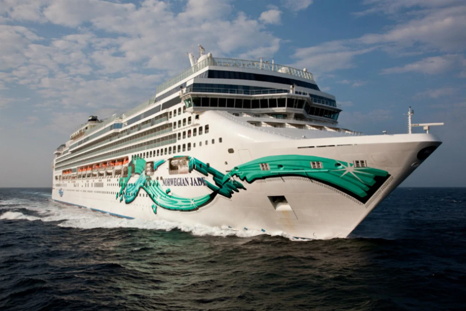 Norwegian Jade restarted the company's cruise operations on 25 July in the Greek islands