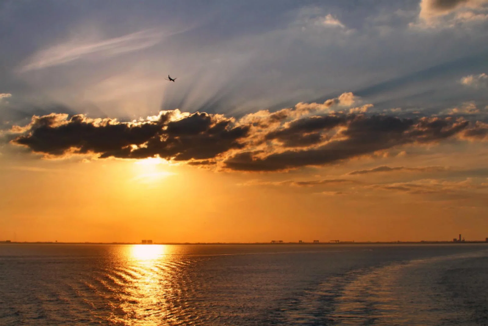 Cruise Air ThinkstockPhotos-497491598.jpg