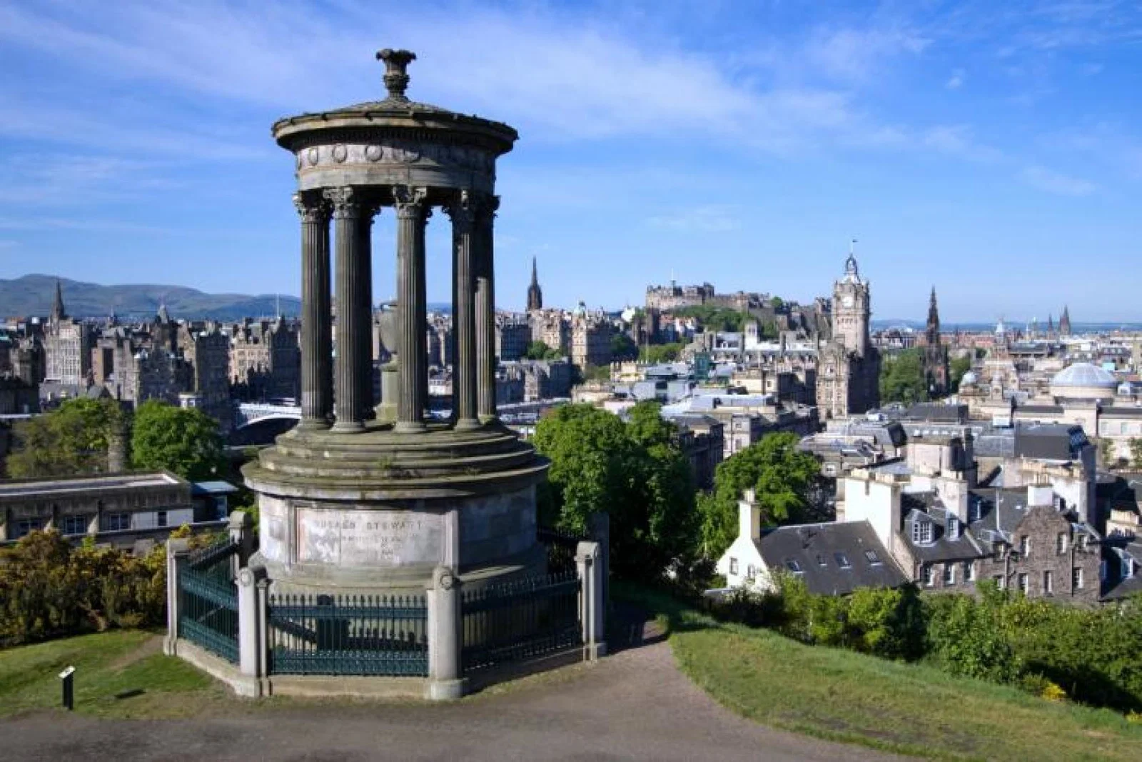 Edinburgh ThinkstockPhotos-508354070.jpg