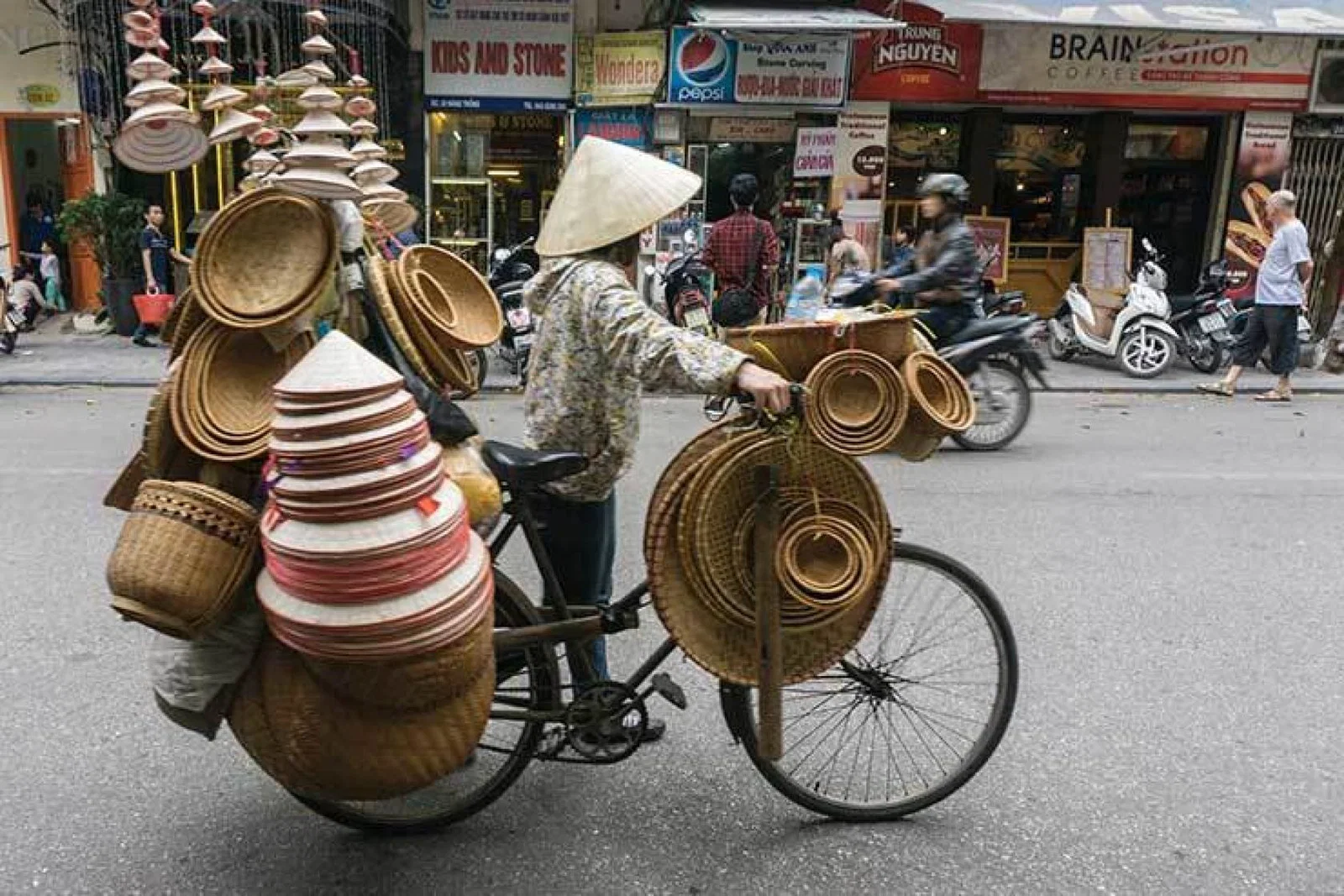 Hanoi Vietnam street scene iStock_90551249