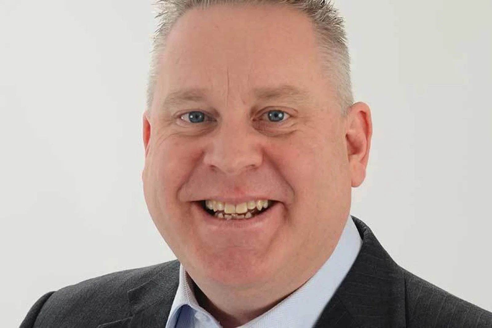 Peter Davies, Totalstay