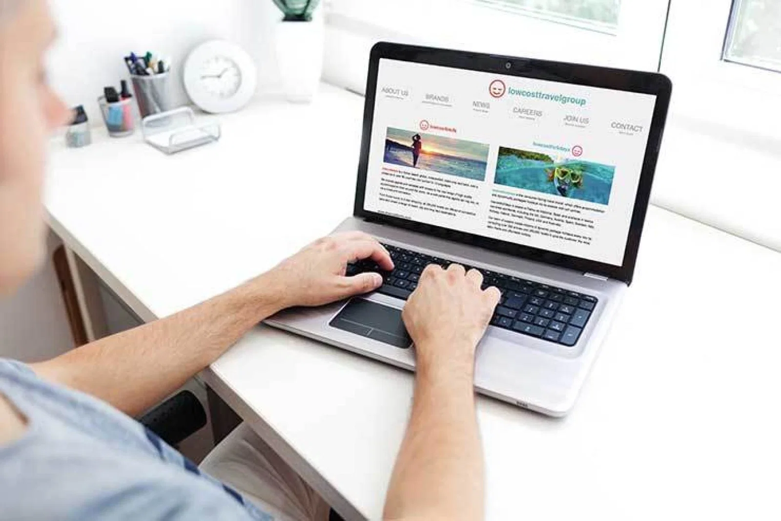 Online booking at desk iStock_85852429