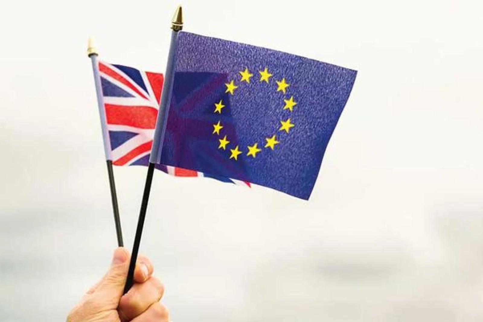 Aviation industry welcomes delay to EU’s new border system