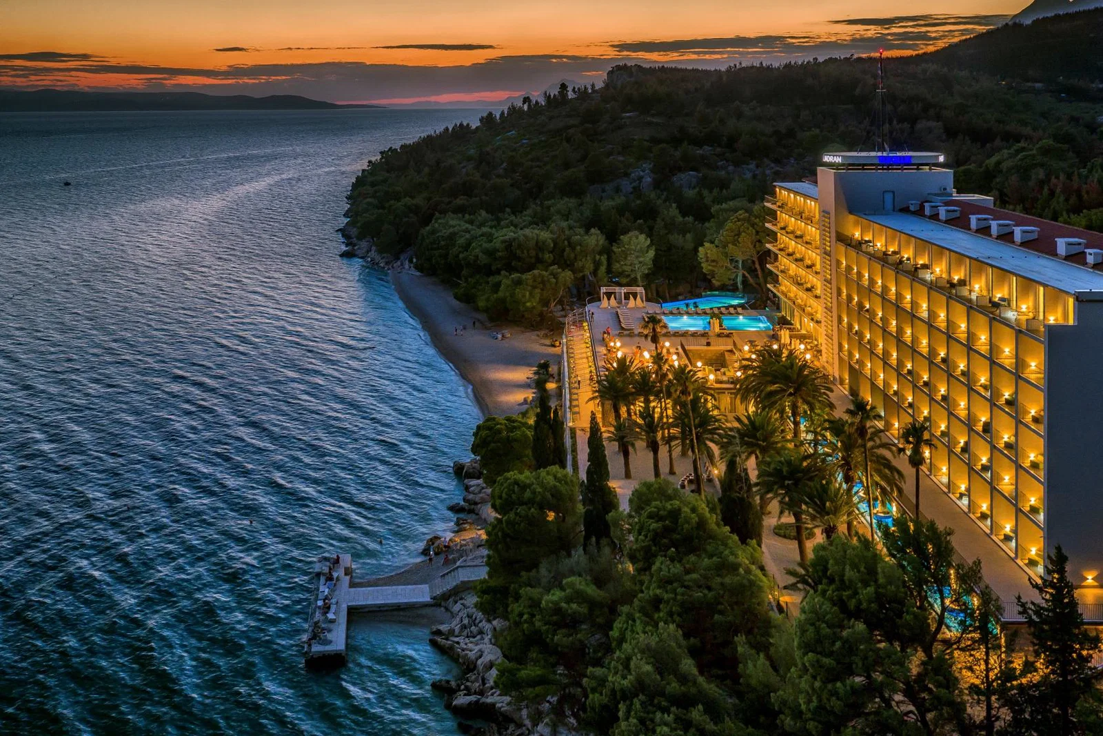 4 TUI BLUE Jadran by night.jpeg