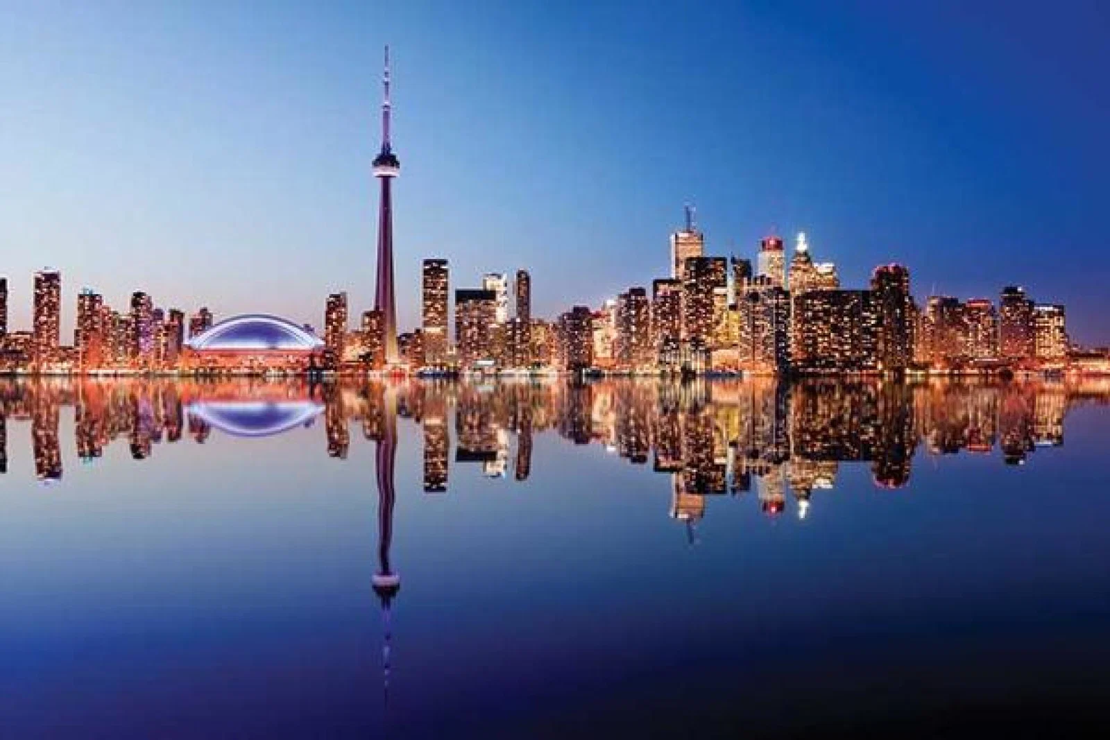 Toronto skyline at dusk