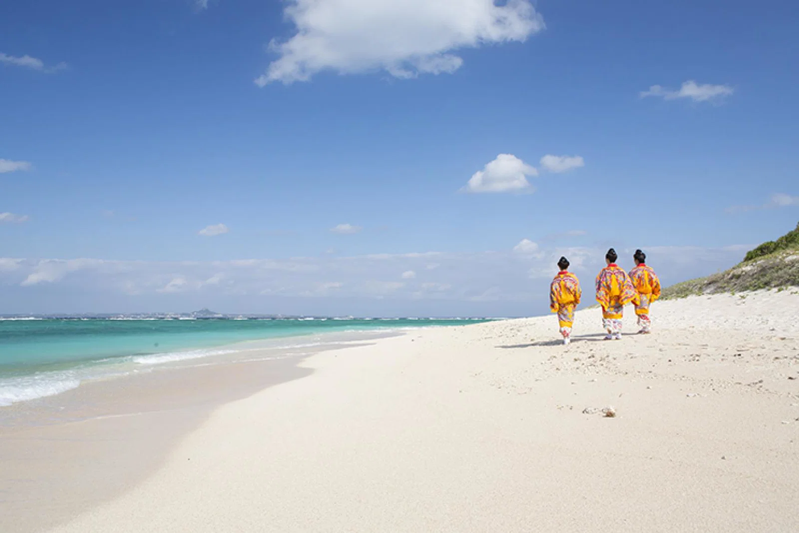 Okinawa_beach_web.jpg