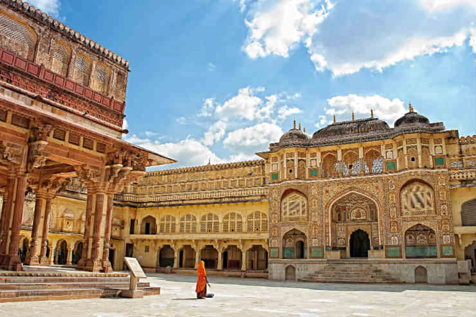 Amber Fort Jaipur India.jpg