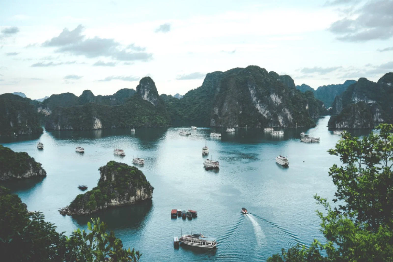 Vietnam's Halong Bay (Credit: Ammie Ngo / Unsplash)