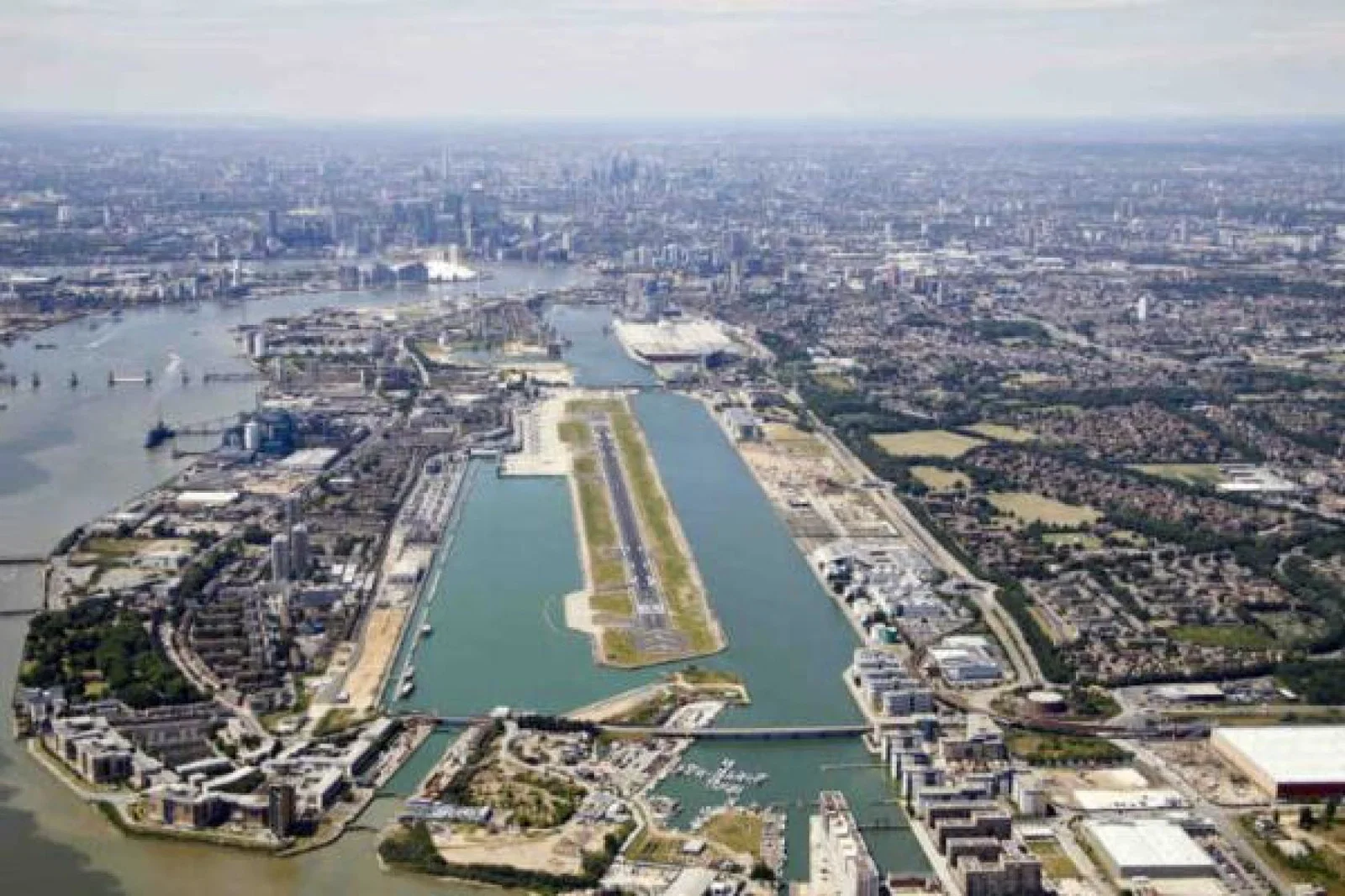 London City airport's plan to attract more leisure flights thwarted