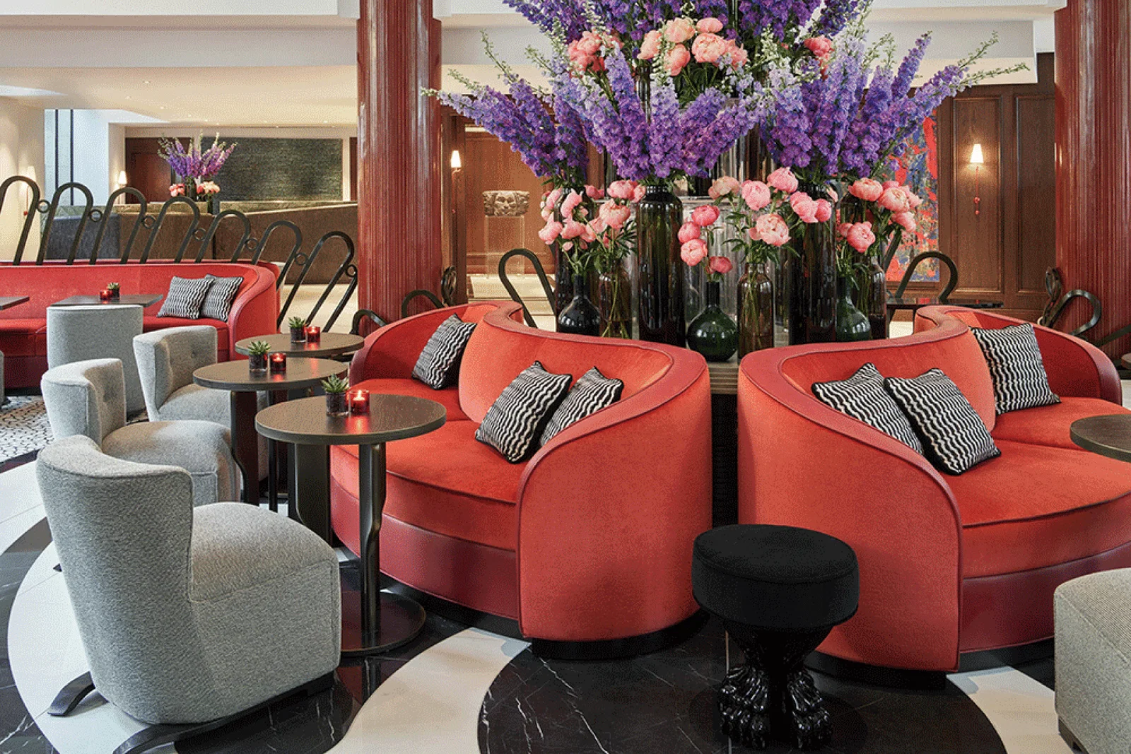 ONEALDWYCH_lobby.gif