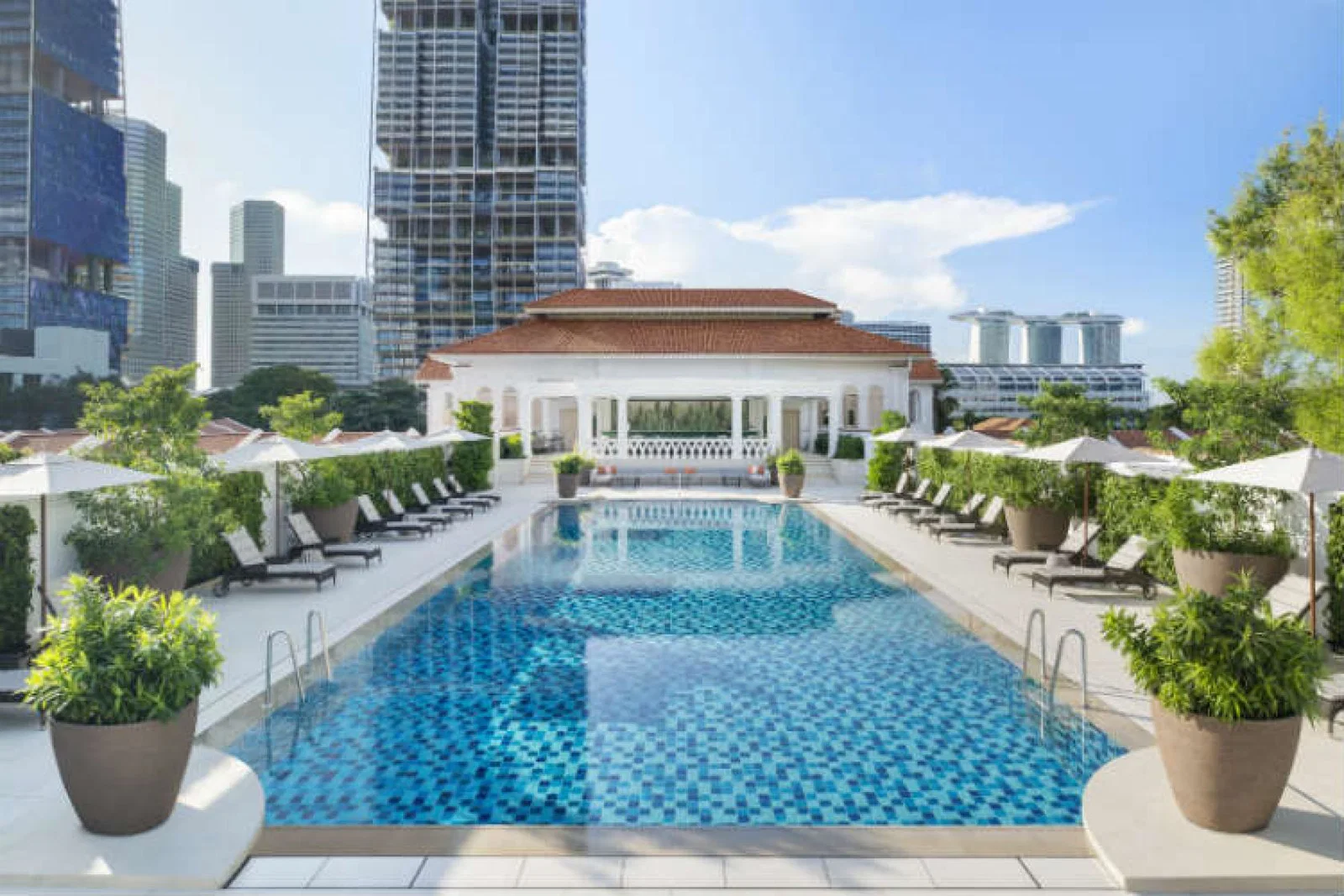 Raffles Singapore Swimming Pool