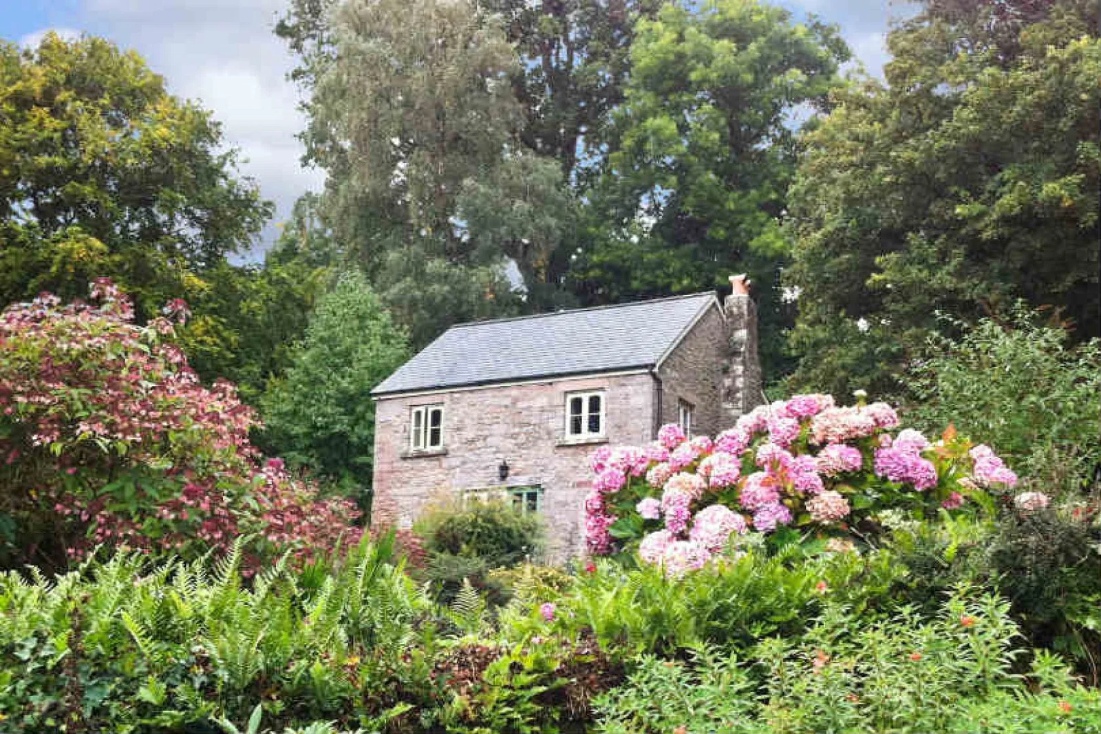 Sykes Cottages will now pay cash refunds to customers whose holidays have been cancelled