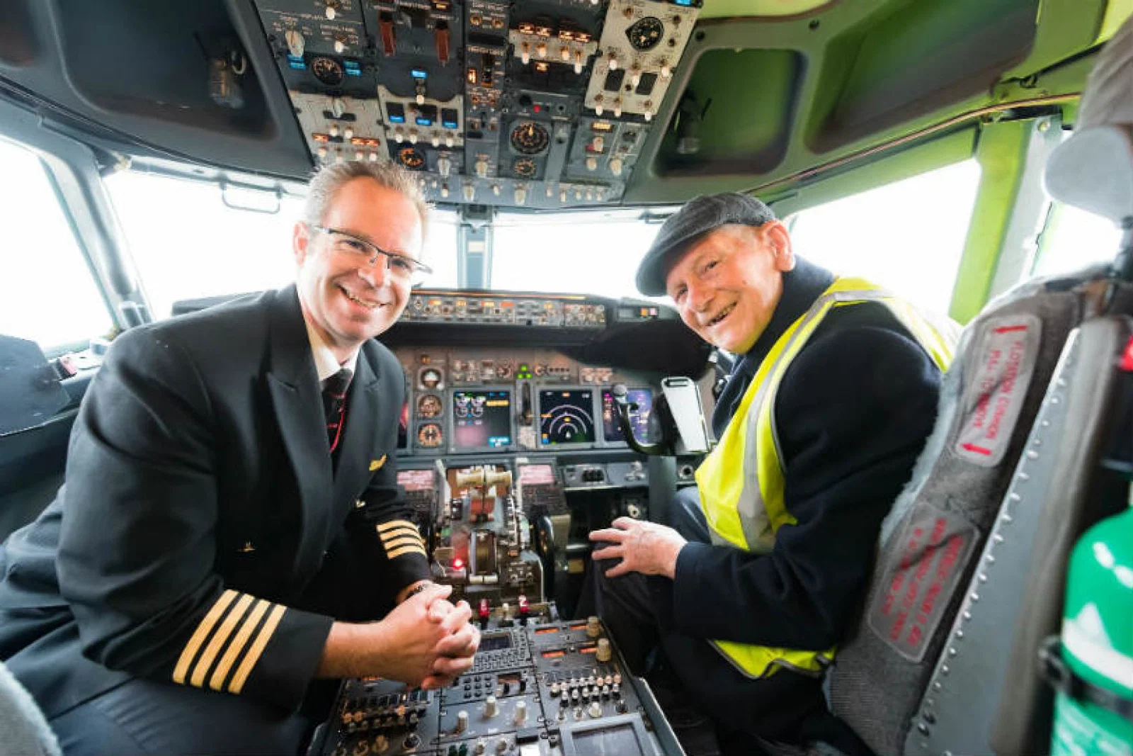Eddie Morrison with Jet.com captain Martin Beaton in the aircraft