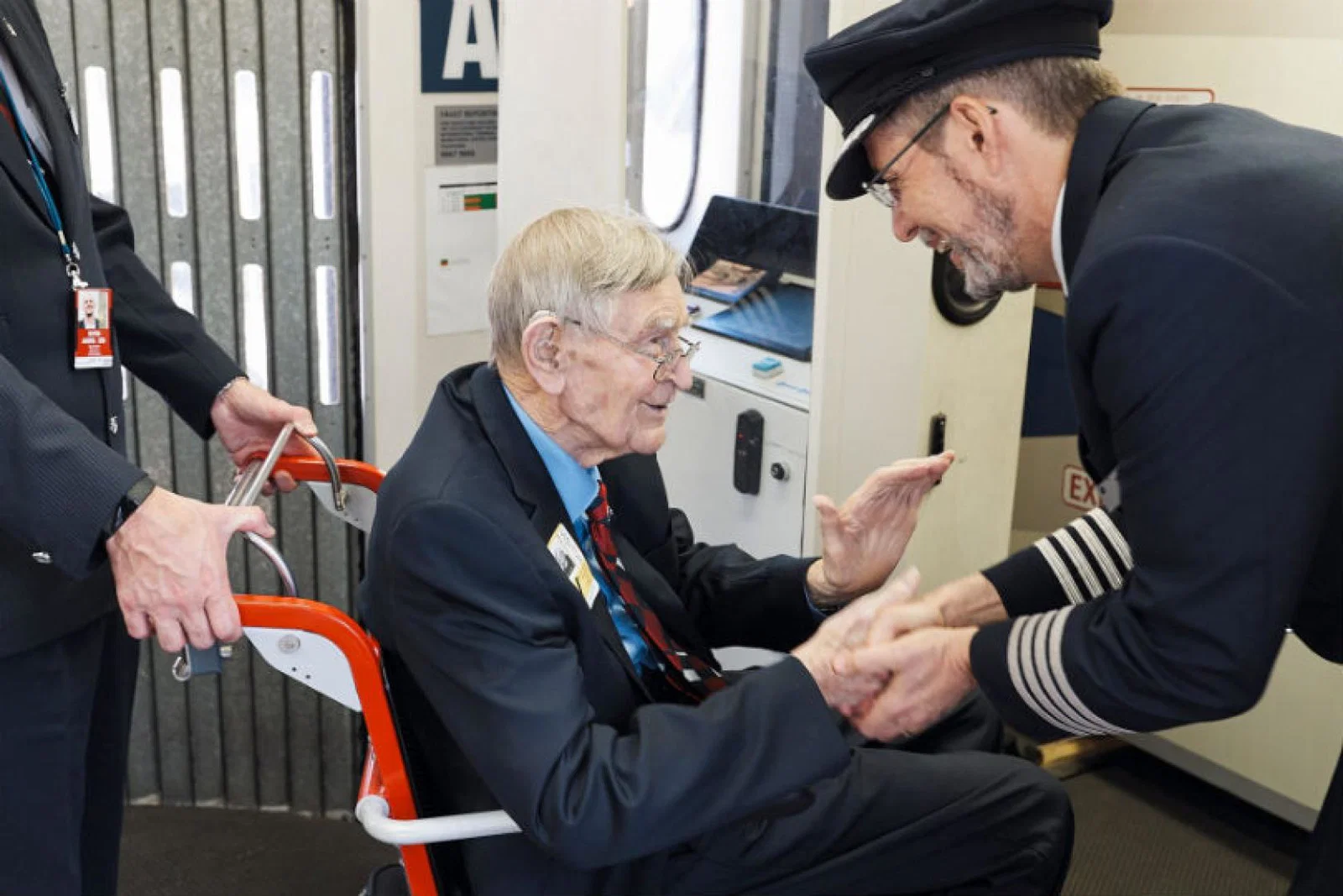 Veteran Frank Dell meeting a British Airways pilot