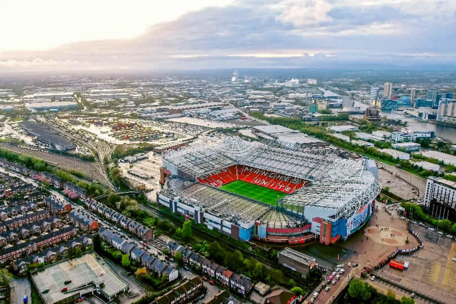 Sportsbreak.com is to sell packages to Manchester United games to North American fans