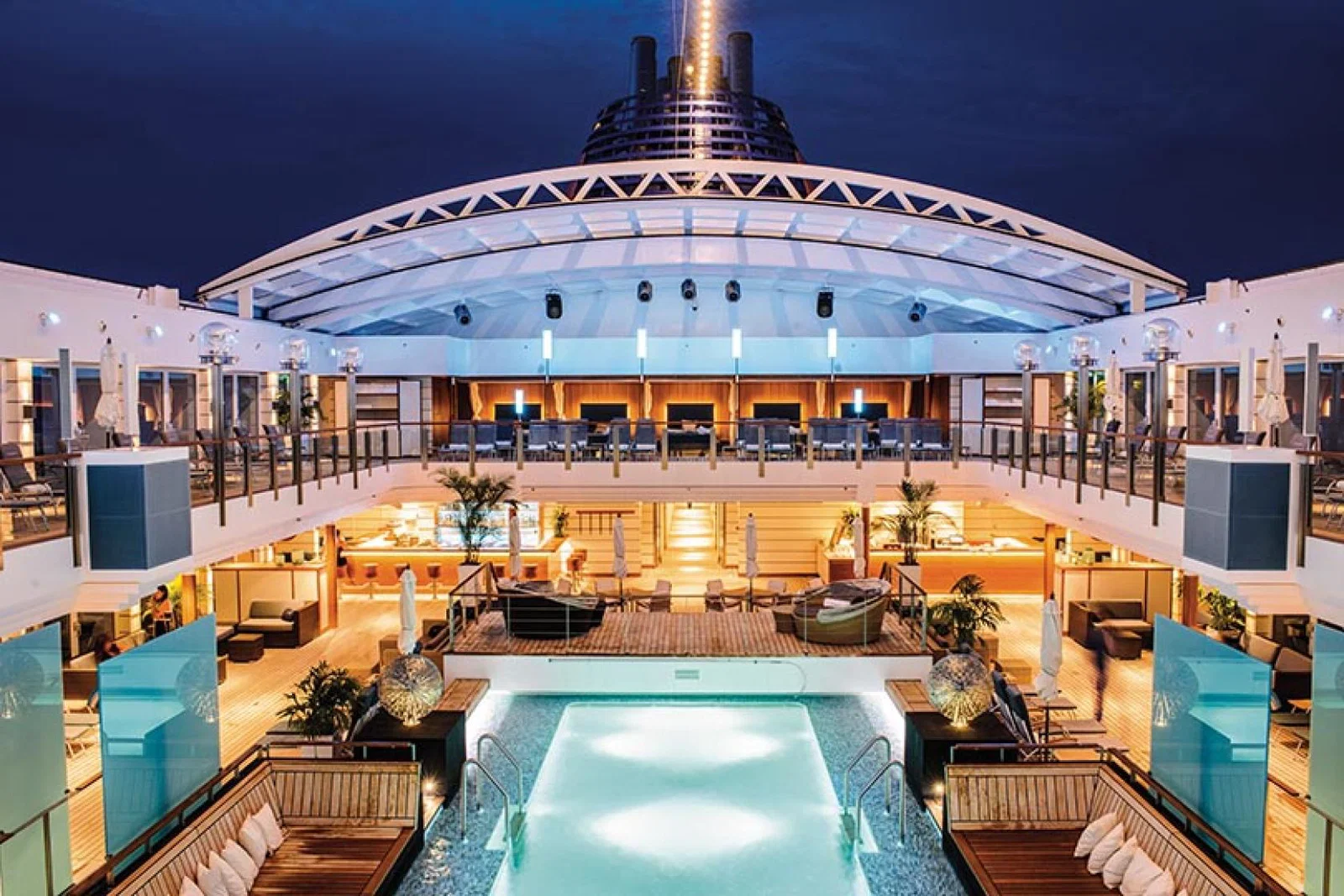 MS Europa 2's pool deck