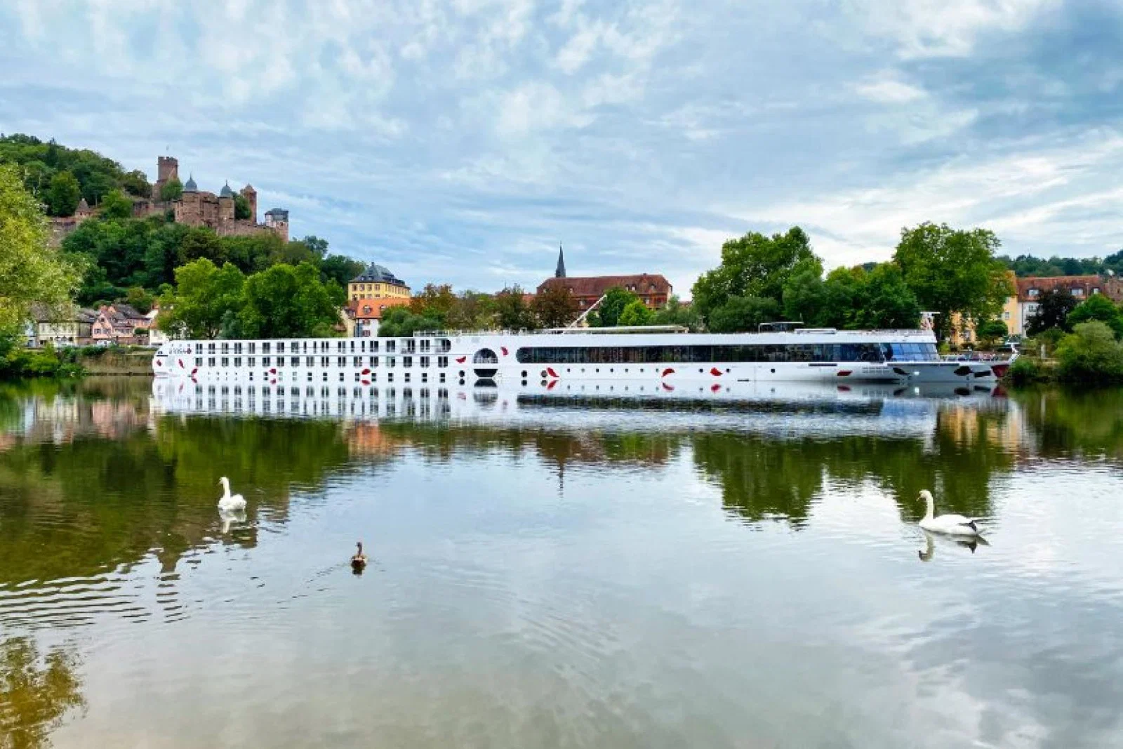 R-Rosa Silva resumed sailings on Sunday (27 September)
