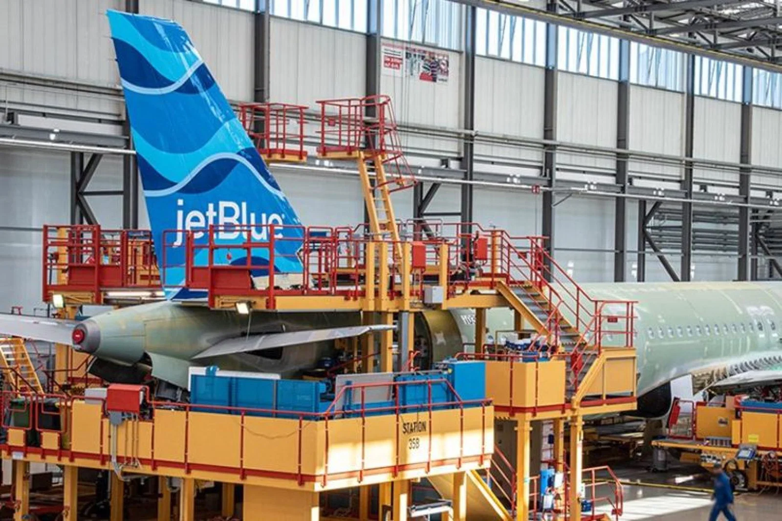 JetBlue hopes to launch London transatlantic flights this summer (Credit: @JetBlue / Twitter)