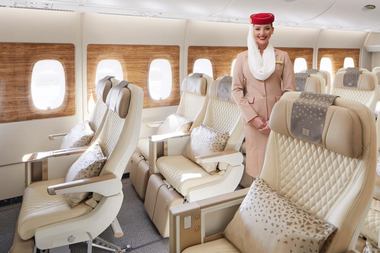 Emirates_premium_economy_cabin.jpg
