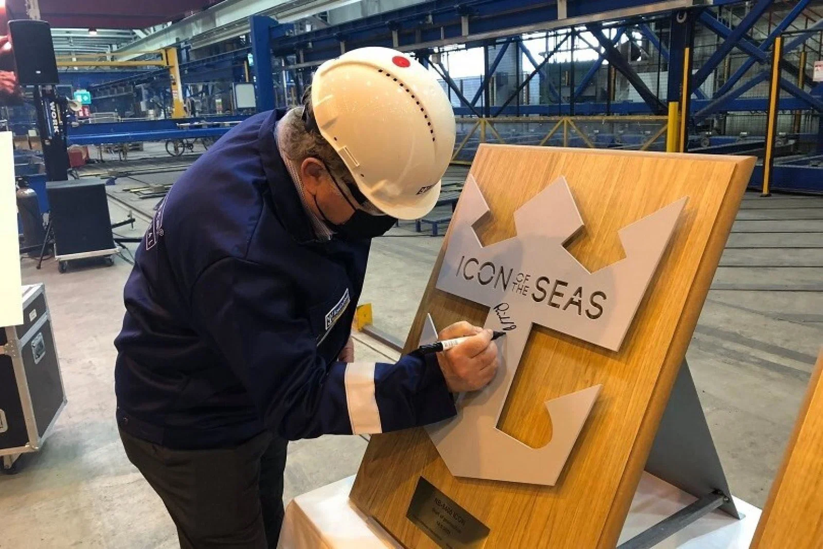Icon Of The Seas Royal.jpg
