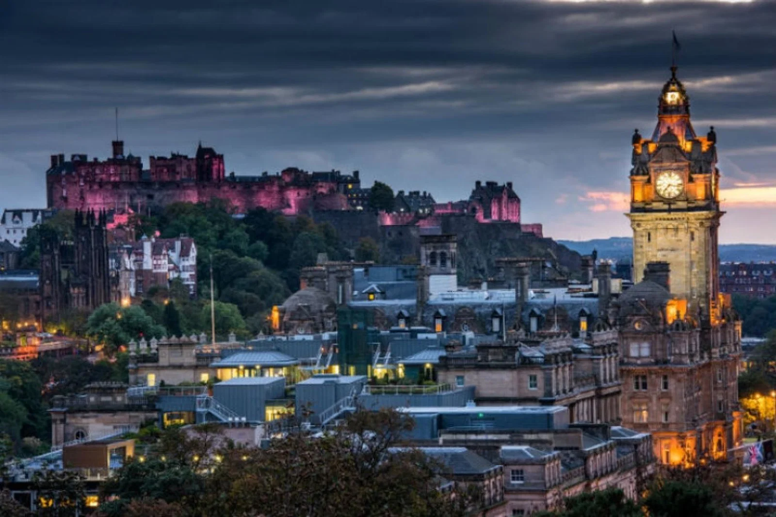 EasyJet will base an additional aircraft in Edinburgh next summer