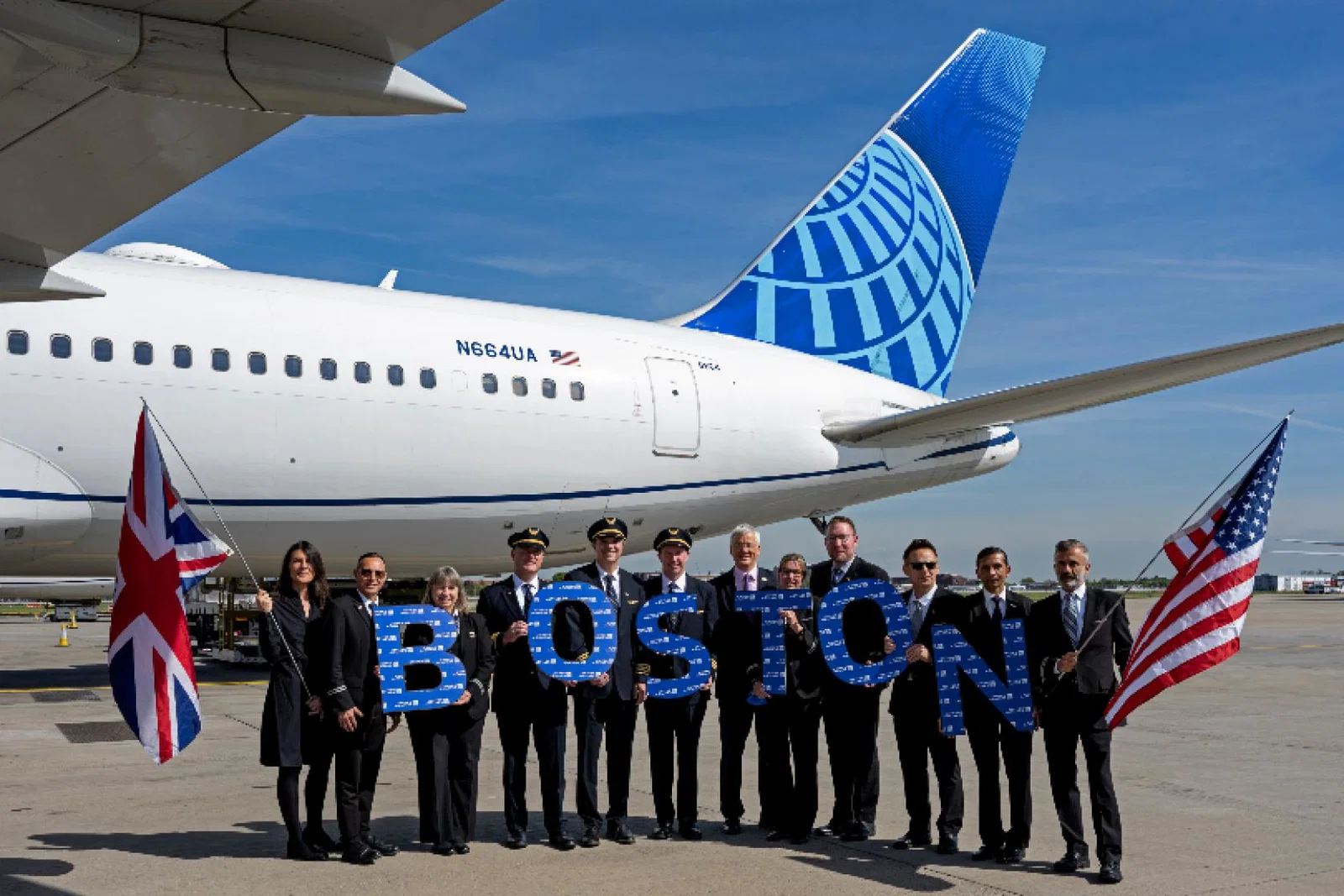 United employees and crew joined Bob Schumacher, UK and Ireland sales director, to welcome United Flight 24 from Boston to Heathrow