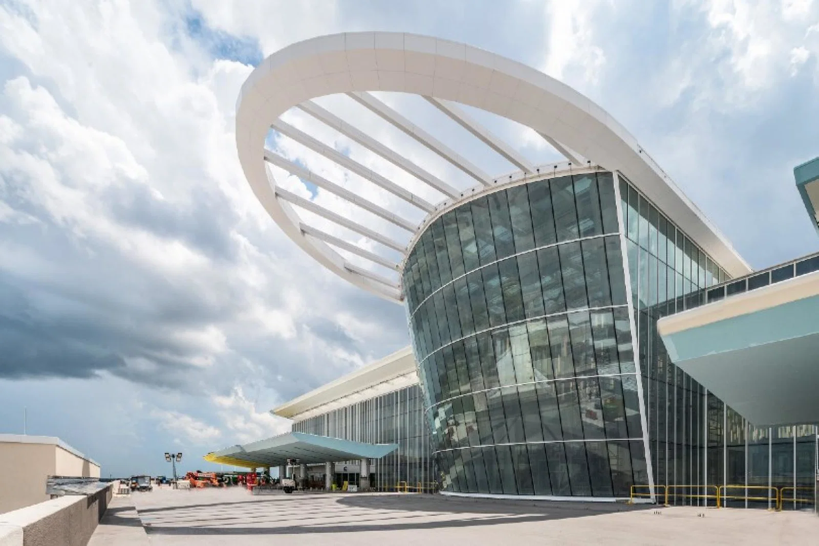 The approach to the new terminal at Orlando International (Credit: Orlando International airport)