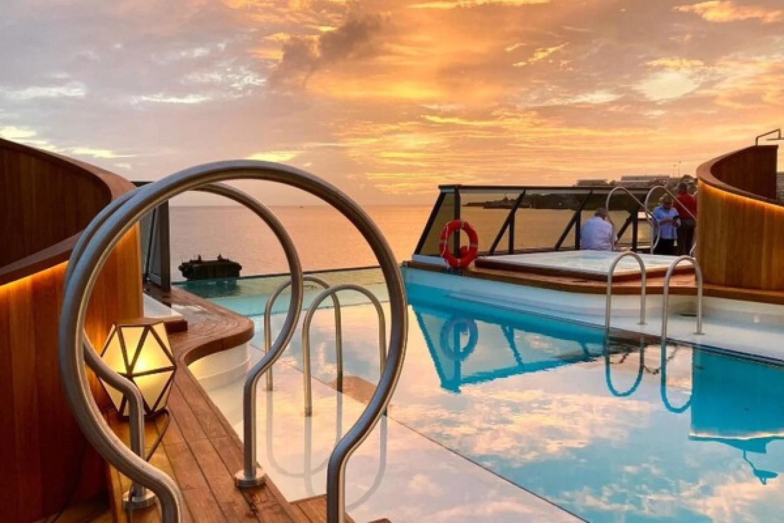 Seabourn Venture infinity pool