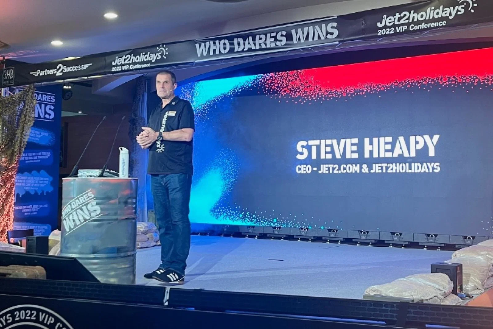 Steve Heapy set out Jet2's stall on the climate crisis at the operator's conference in the Algarve