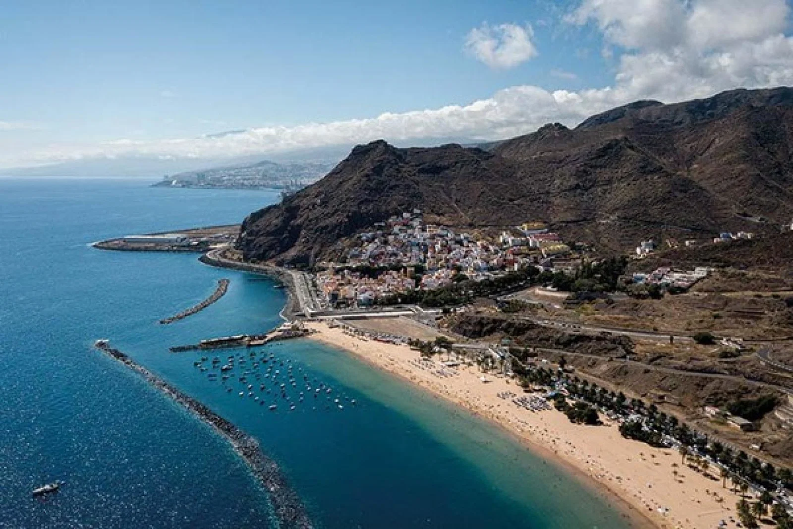 Vueling flies direct to Tenerife from Gatwick. Credit: Maxim Berg / Unsplash