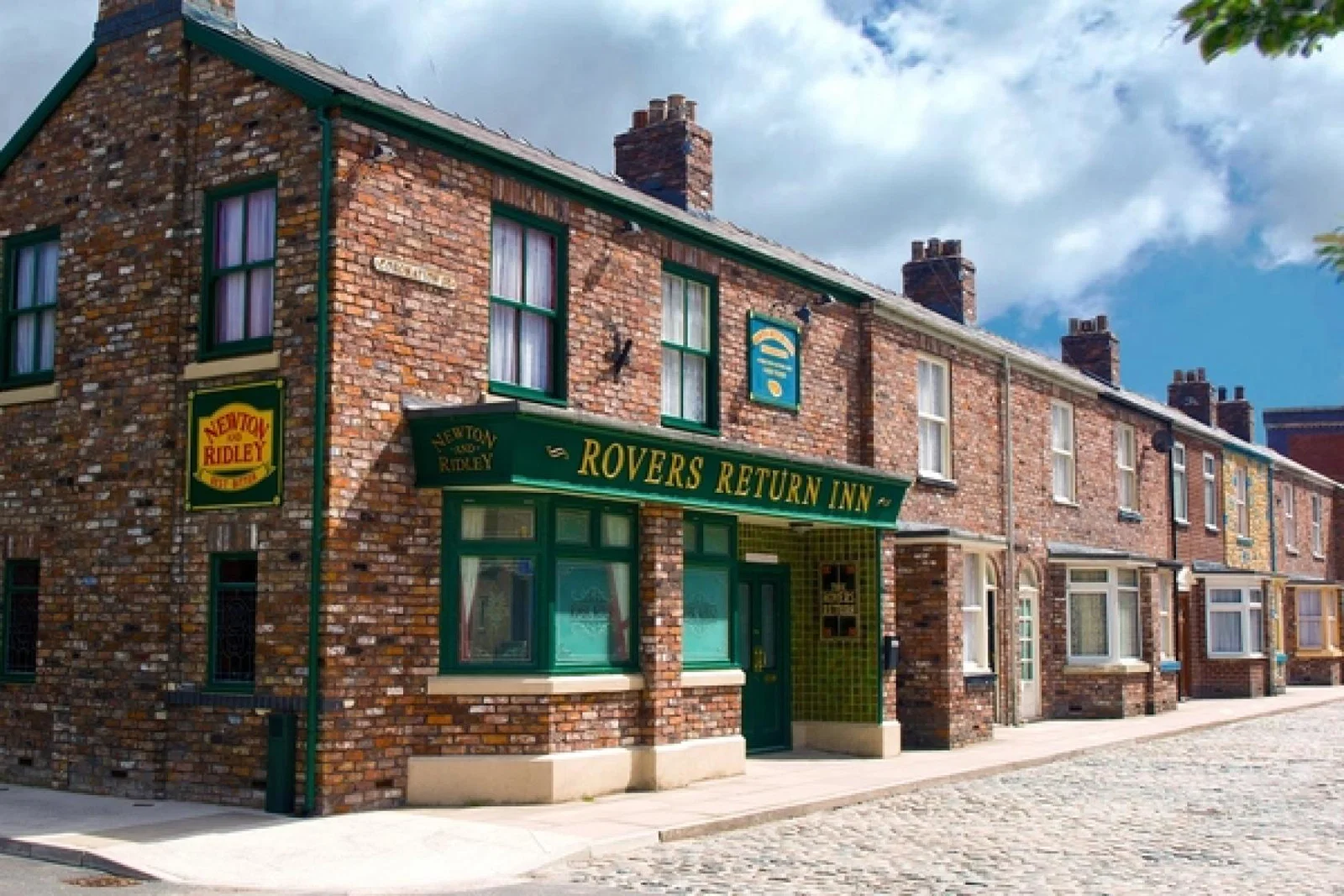 Coronation_Street_Hays_Travel.jpg