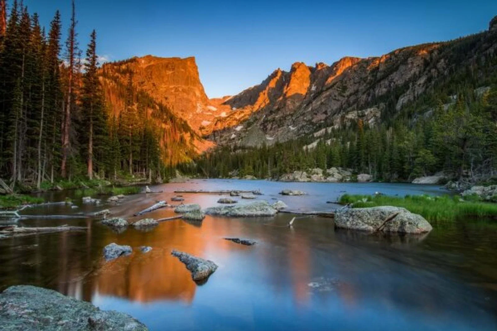 Rocky_Rockies_Rocky_mountains_Canada_Alpenglow_kisses_Hallet_Peak_in_Rocky_Mountain_National_Park_iStock-996409334 (Credit: iStock)