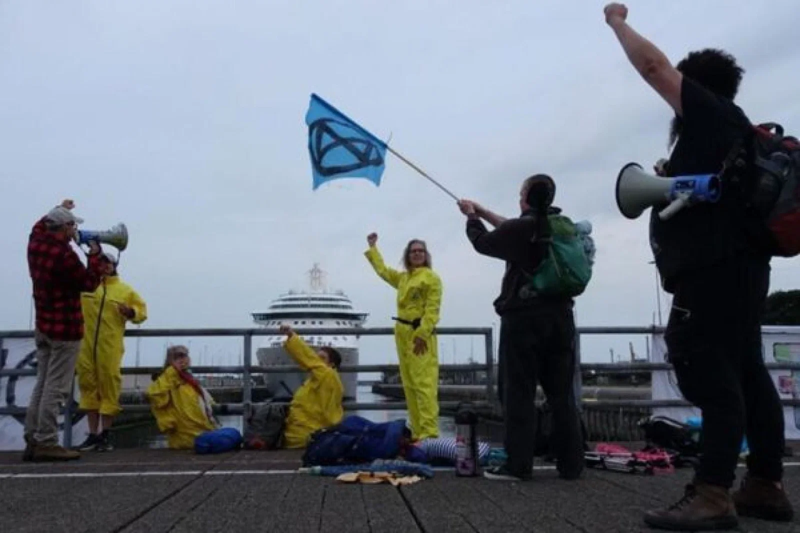 Extinction Rebellion, IJmuiden, August 2024.jpg