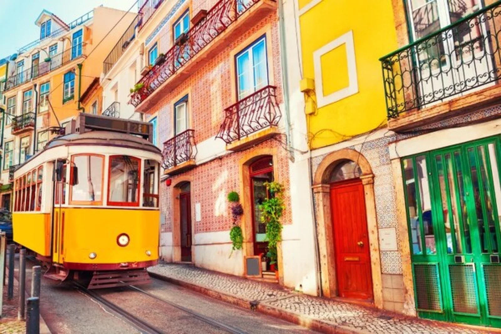 Lisbon_tram_Portugal_new_iStock-1221460597 (Credit: iStock / Olga Gavrilova)