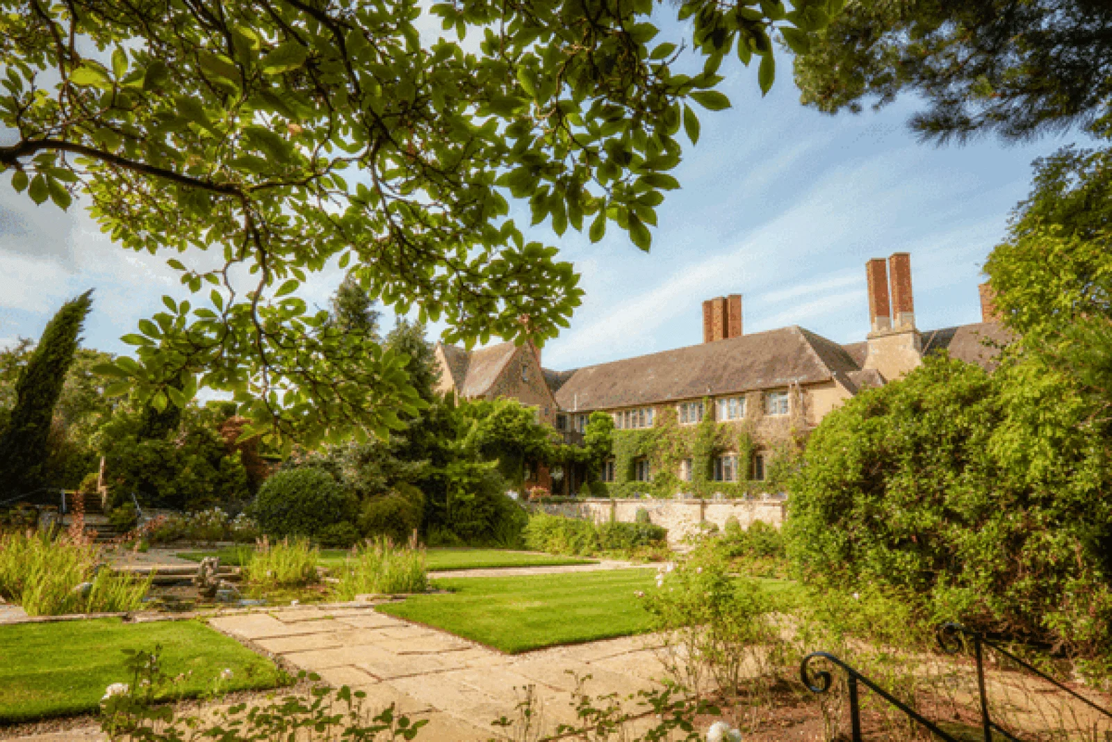 Mallory Exterior