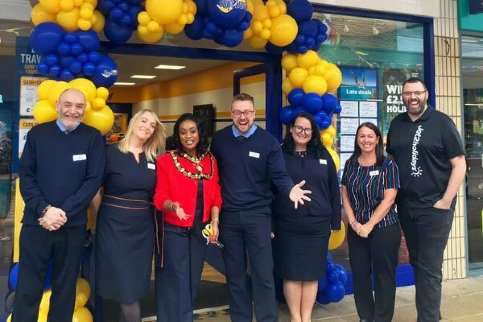 The Hays Travel Dunstable team with town mayor Sally Kimondo and Jet2's Ryan Clayton