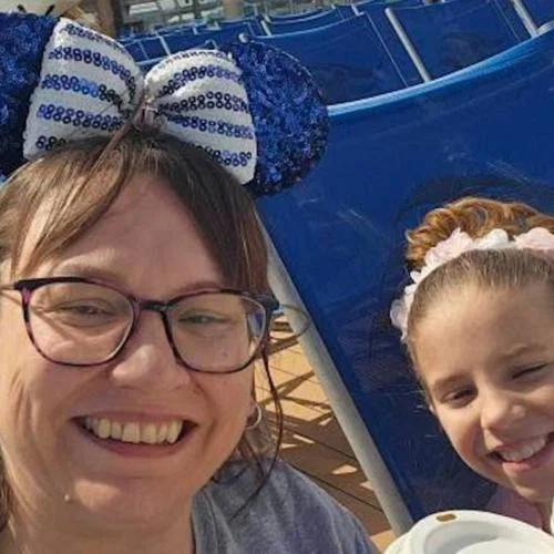 Travel Counsellors agent Carli Lane with daughter Merryn