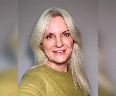 Karen Hollands
