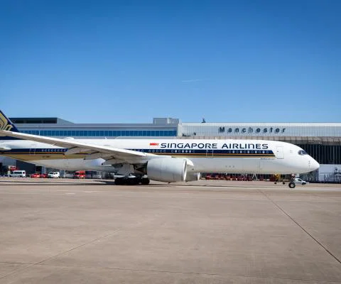 Singapore Airlines aircraft at Manchester Airport