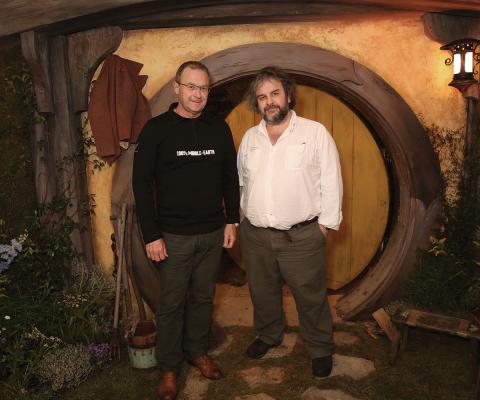 5-KEVIN-BOWLER-&-PETER-JACKSON[1].jpg