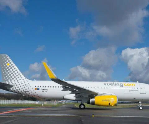 Vueling A320 web.jpg