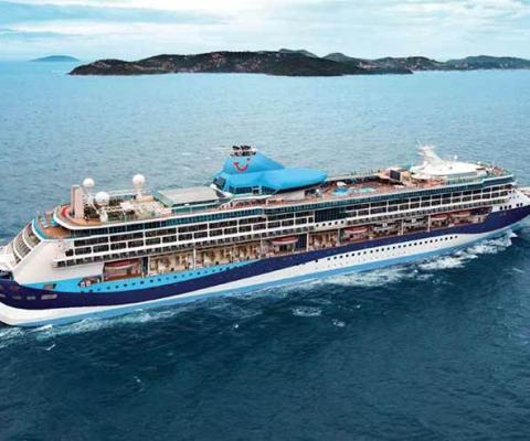 Thomson Discovery new livery