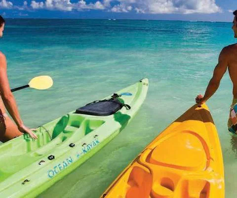 Kayak couple Brand USA