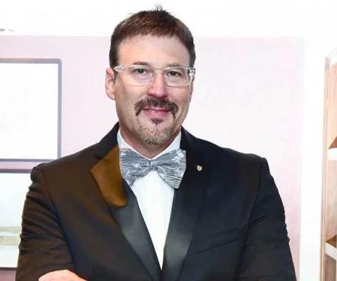 He will leave Carnival Corporation at the end of the month after 35 years of service